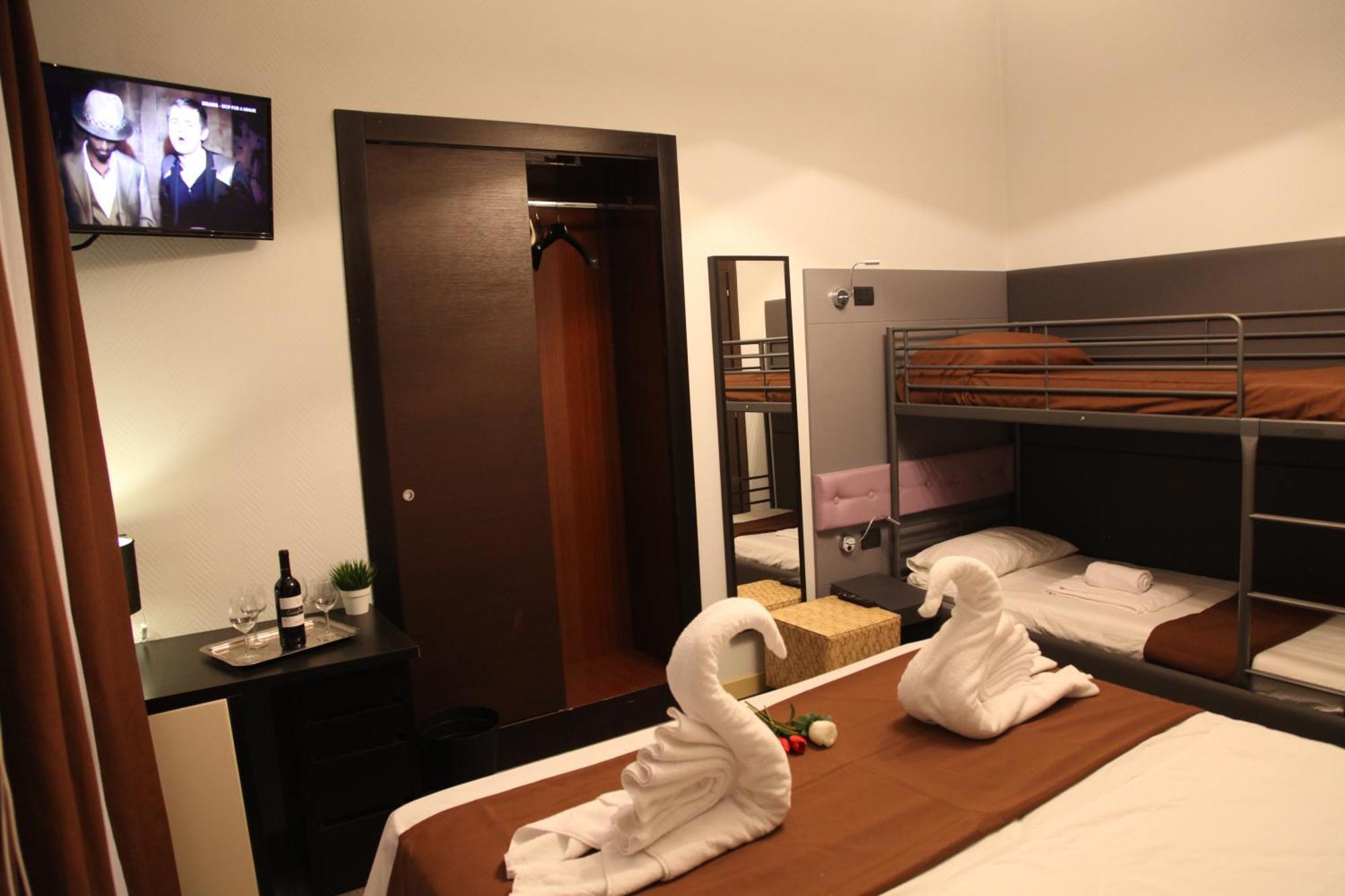 Dolce Vita Rooms Наполи Екстериор снимка